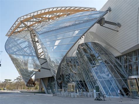 architect louis vuitton foundation|Louis Vuitton building frank gehry.